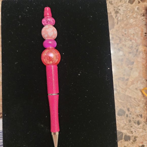 Unique Valentine's Day themed pen with black ink and a replacement cartridge - Picture 7 of 8